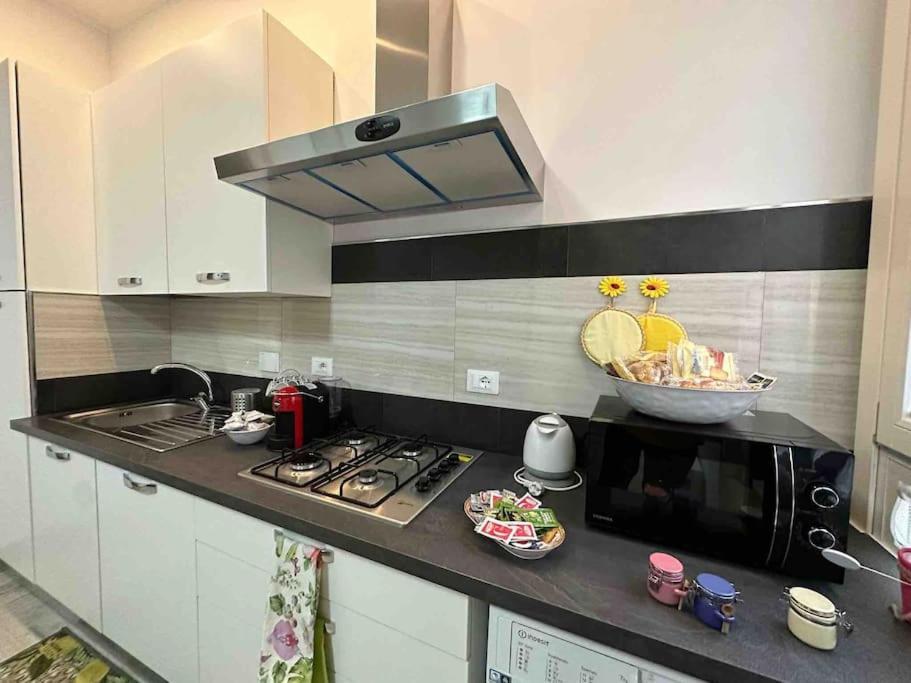 ローマFamily Flat Near Metro Aアパートメント エクステリア 写真